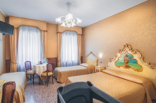 艾爾馬爾卡通酒店