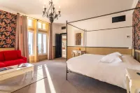 Hostellerie du Château des Fines Roches Hotels in Sauveterre