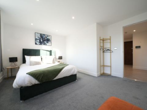 Heathrow Charge and Go