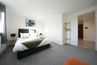 Heathrow Charge and Go - Apartemen