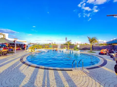 Lux Suites Tatu City Vacation House Hotels in 