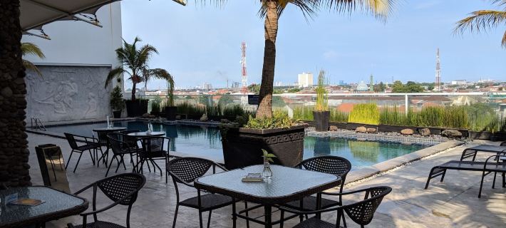 Classic Modern Studio Room Apartment at the Square Surabaya Hotels in Wonocolo