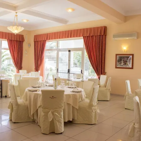 King's House Hotel Resort