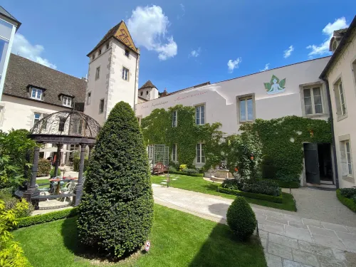 Le Cep Hotels in Pommard