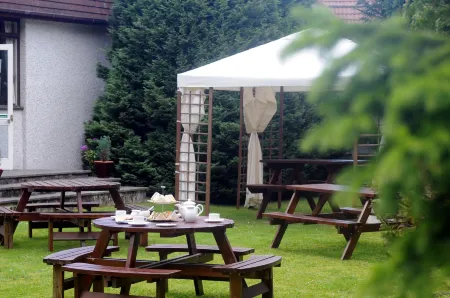 Highlander Hotel ‘A Bespoke Hotel’ Отели в г. Ньютонмор