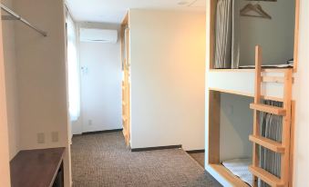 K's House Kanazawa - Travelers Hostel