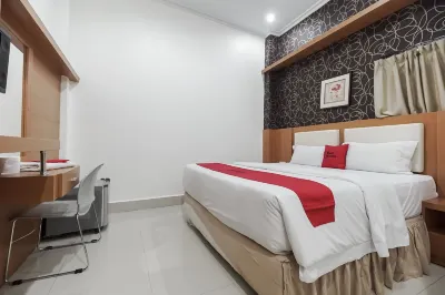 RedDoorz Near Mall Panakkukang 3 Các khách sạn gần Futsal Toddopuli