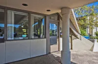 紅木城晚安旅館