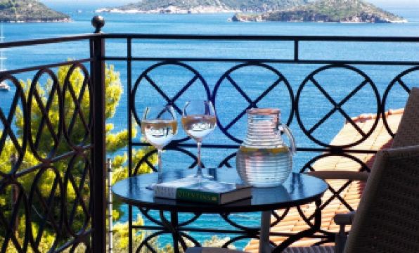Fiorella Sea View - Housity