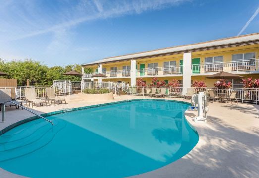 2. 슈퍼 8 바이 ..