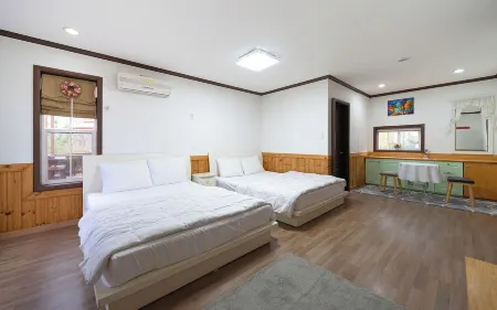 Petit Maison Pension Отели рядом с достопримечательностью «Ch'ŏngp'odae-haesuyokchang»