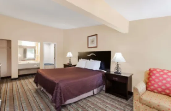 Travelodge by Wyndham San Diego SeaWorld