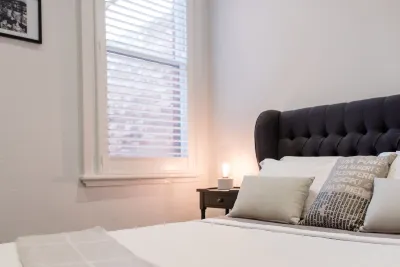 Bespoke on Main Hotels near Rutherglen Brewery