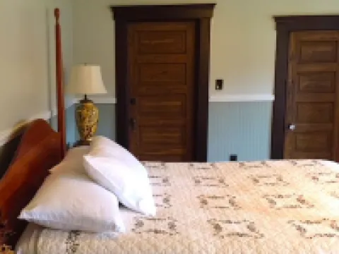 River House Lodge Hotels in Fifth