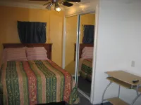 Walls Motel Long Beach