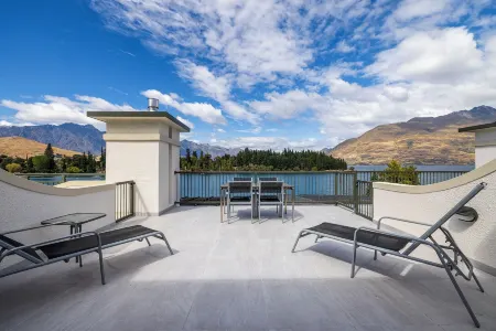 The Waterfront Отели рядом с достопримечательностью «Skyline Luge Queenstown»