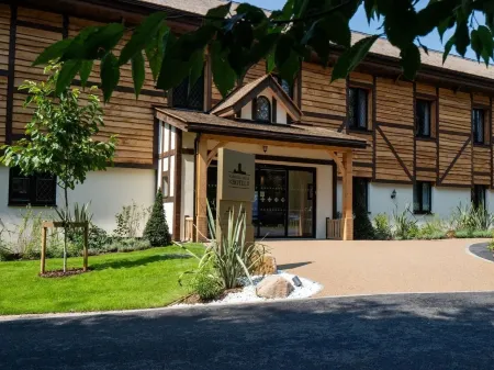 Warwick Castle Hotel & Knight's Village