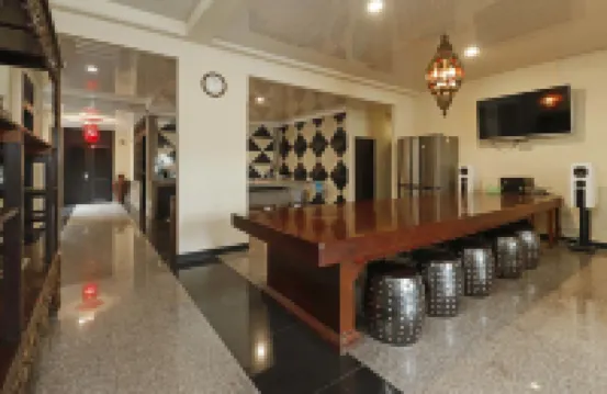 RedDoorz Plus Near Halim Perdanakusuma 2