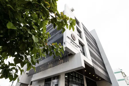 Artemis Place Makati Hotel Отели рядом с достопримечательностью «The Linear Makati Tower 2»