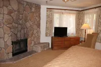 GetAways at Snow Lake Lodge