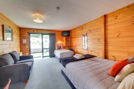 Wellington Top 10 Holiday Park