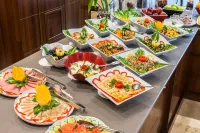 Naviti Warwick Al Khobar - servizio colazione