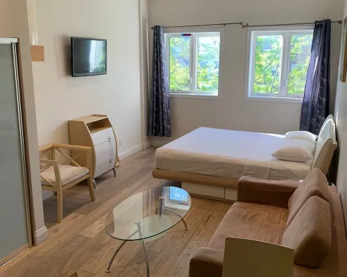 دراجون جايت إن Hotels near وسط تورونتو
