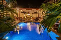 Hotel Plaza Colon - Granada Nicaragua - Pools