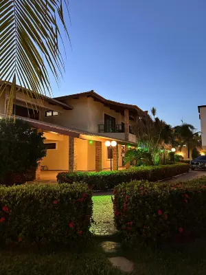Hotel & Pousada Italia Beach - Porto Das Dunas - parking