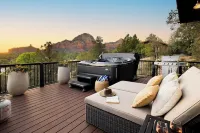 로카 로하 아반트스테이 세도나 중심부의 산 경치