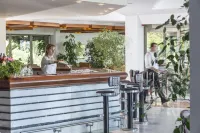 Kontokali Bay Resort & Spa - bar