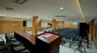 Hyde Park Hotels in Manjeri