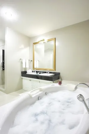 LA VIE EN ROSE HOTEL Отели в г. Чанграй