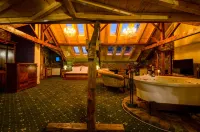 Jmr Royal - Hot Tub