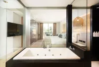 Sir Anthony - Bathtub