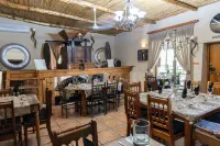 Old Mill Lodge, Seasonal Working Ostrich Farm & Restaurant, Oudtshoorn - Pet friendly