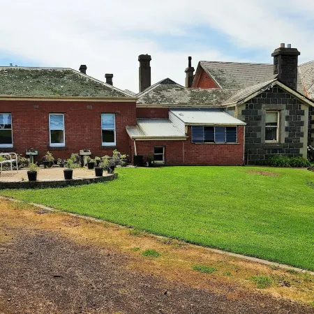 Coragulac House Cottages