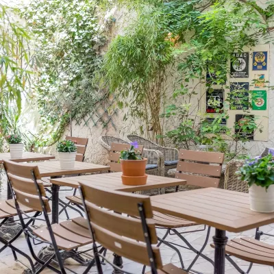 Hôtel Central Hotels in der Nähe von Papstpalast Avignon