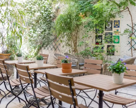 Hôtel Central アヴィニョンのホテル