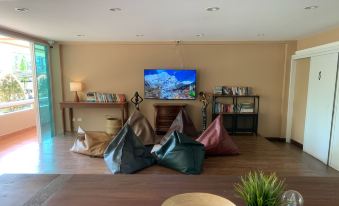 Tharapark View Hotel