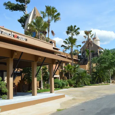 โรงแรมบีสแควร์ โรงแรมใกล้จุดชมวิวถนนสายขนอม-สิชล