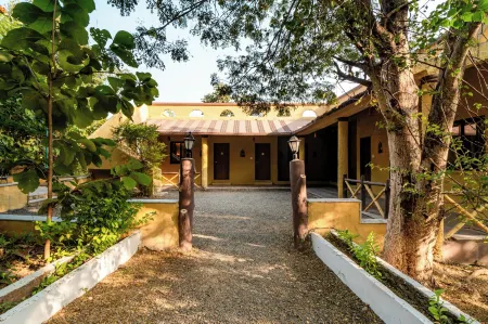 Treebo Premium Mowgli's Den, Pench Отели рядом с достопримечательностью «Национальный парк Пенч»