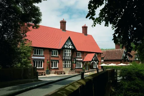 The Bear's Paw Hotels in Warmingham