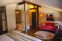 Kingston Carriage House Отели в г. Ольстер