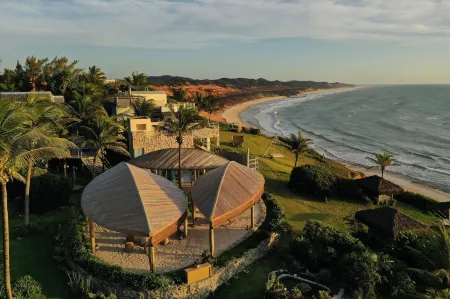 Kilombo Villas & Spa Отели рядом с достопримечательностью «Praia do Madeiro»