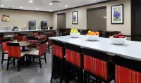 Comfort Suites Waco Near University Area - Bữa sáng