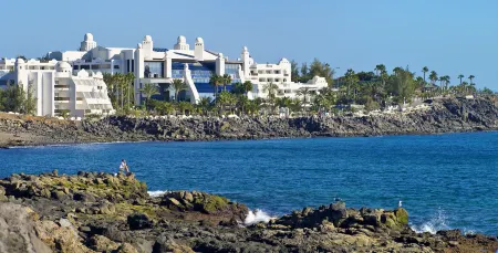 H10 Timanfaya Palace