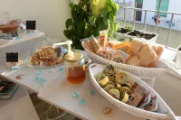 Miramed Rooms - breakfast