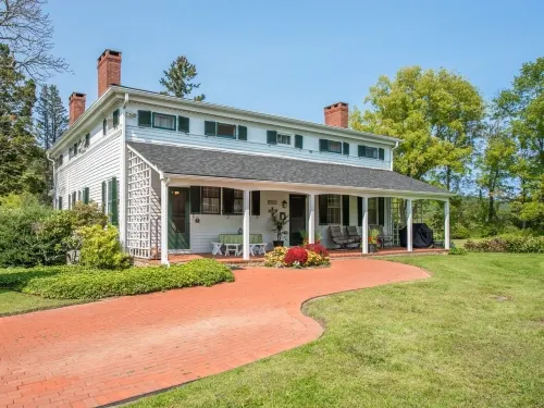 The Neighbour House B&B Hotels in Peapack-Gladstone