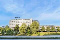 Radisson Blu Hotel, Hamburg Airport Hotel dekat Hamburg-Poppenbüttel Railway Station